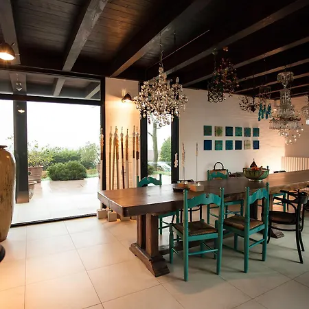 Vila E M - Cubo Con Vista Gradara