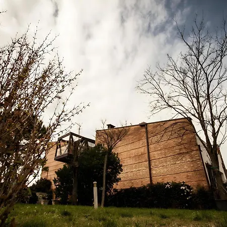 Vila E M - Cubo Con Vista